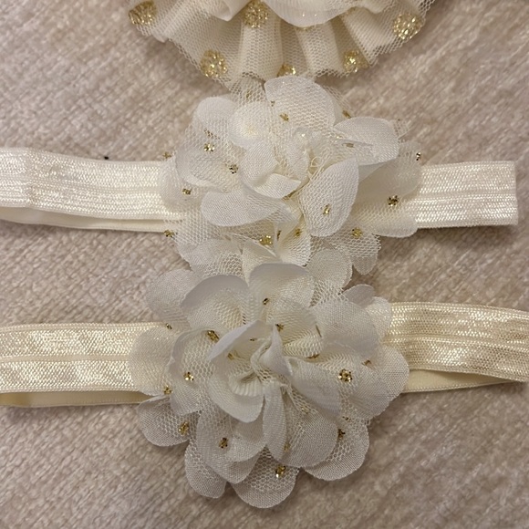 Never used - set of 4 misc. gold and white baby girl headbands - Picture 4 of 4